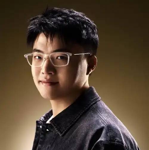 九游-Uzi回归赛场，绝杀首场状态亮眼，热火观众沸腾！的简单介绍