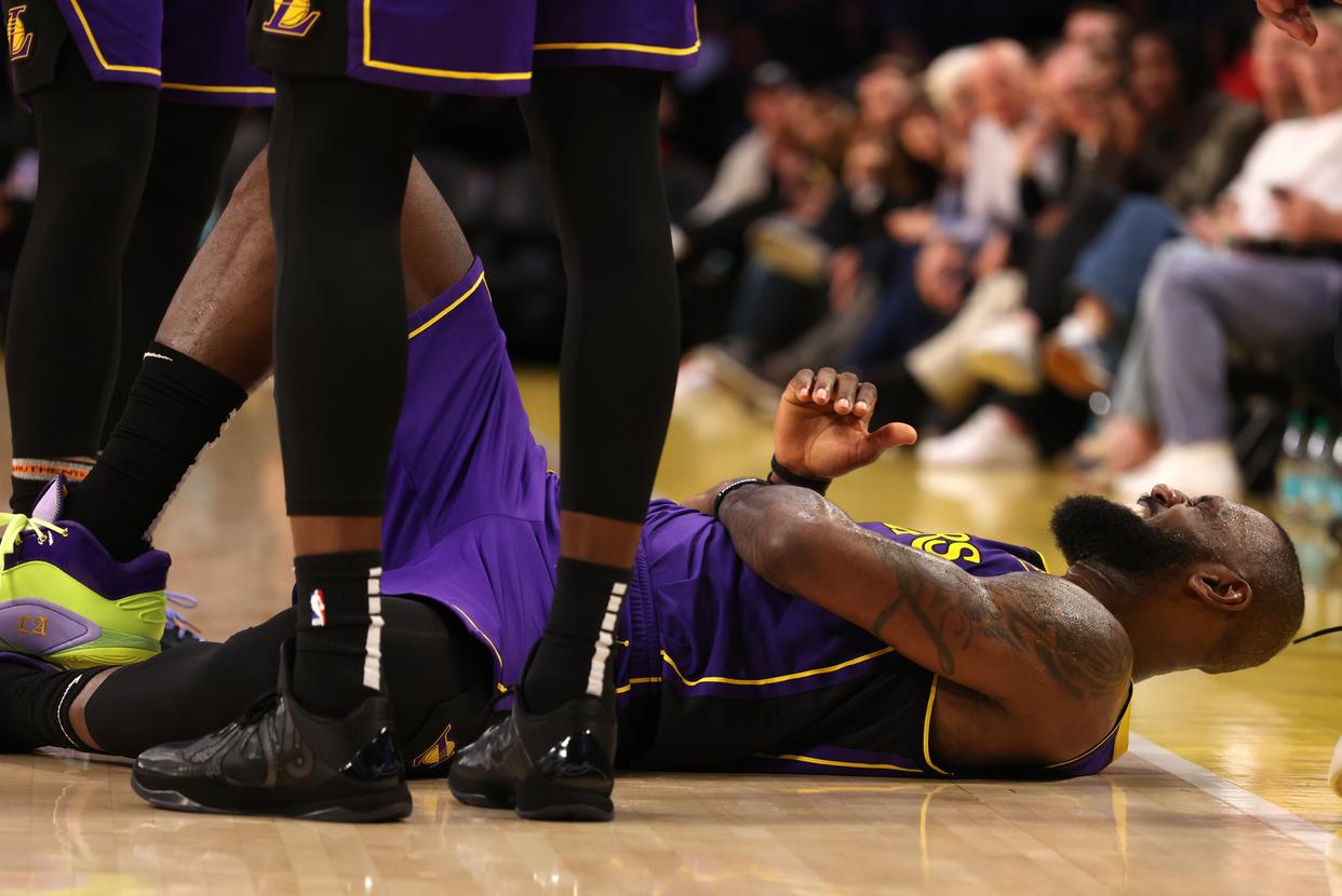 九游娱乐- 詹姆斯遭遇二十连败,巴塞罗那教练面临压力了吗 